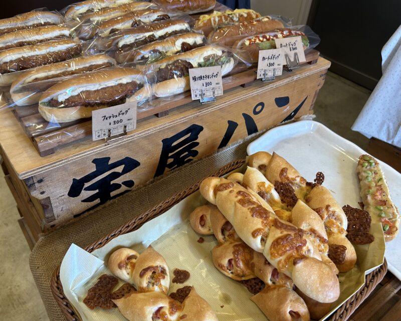 宝屋パンの店内1